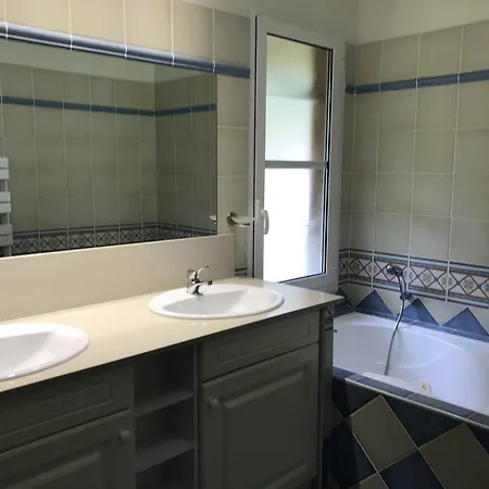 Villa Avec Piscine Chauffee - 6 Pers. - Fr-1-878-49 *